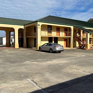 Days Inn & Suites By Wyndham Brewton